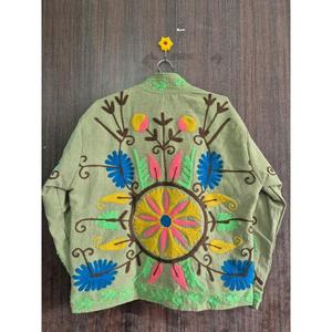 เสื้อโค้ทกำมะหยี่ทอมือลายซูซานีสุดหรู แบบสองด้าน ปักลายดอกไม้สไตล์โบโฮ แจ็คเก็ตวินเทจสำหรับผู้หญิง เสื้อคลุมฤดูหนาวสุดโดดเด่น - Product Image 4