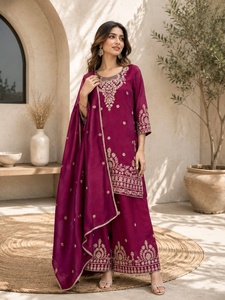 Costume de mariée Salwar très demandé pour les mariages et les fêtes, provenant d'un fournisseur indien, disponible à prix de gros. - Product Image 2