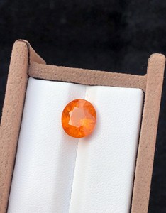 พลอยฟานต้าการ์เนตธรรมชาติ 4.75 กะรัต สีส้มแท้ คุณภาพสูง สำหรับทำเครื่องประดับ ขายส่ง - Product Image 3