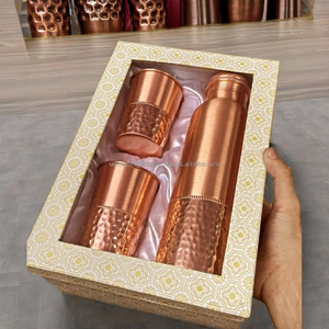 Juego de Vasos de Agua de Cobre Hechos a Mano con Diseño Grabado, Agarre Ergonómico, Personalizables con Logotipo UCI, Regalo de Boda, para el Hogar - Product Image 1