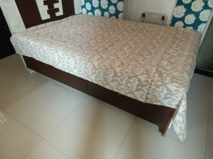 Cubrecama Floral con Estampado de Pájaros, Estilo Bohemio, Moderno, para Todas las Estaciones, de Mezclilla Estampada, con Relleno de Algodón Hecho a Mano, para Uso Doméstico - Product Image 1