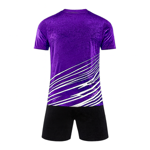 Camiseta de Fútbol para Hombre, Cuello en V, Manga Corta, Color Morado con Estampado de Rayas Blancas, Poliéster que Absorbe la Humedad, Corte Regular, para Todas las Temporadas - Product Image 3
