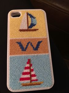 เคสมือถือปักลายประดับลูกปัด งานแฮนด์เมด พร้อมพู่ห้อยและชายครุย รุ่นสแตนเลสสำหรับ iPhone สีชมพู ปรับแต่งขนาดได้ - Product Image 1