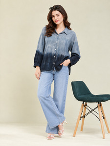 เสื้อเชิ้ตผู้หญิงผ้าวิสโคสลายมัดย้อม แขนยาว ทรงหลวม สไตล์ลำลอง สำหรับฤดูใบไม้ผลิและฤดูร้อน สีน้ำเงินไล่เฉดลายป๊อปลิน - Product Image 2