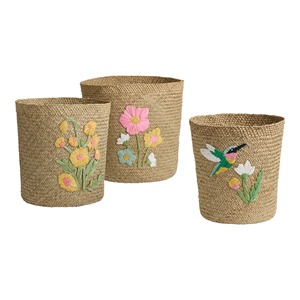 Juego de 3 Cestas de Almacenamiento Hechas a Mano con Bordado Floral de Pasto Marino Natural, Venta al por Mayor, Ecológicas, Hechas en Vietnam - Product Image 1