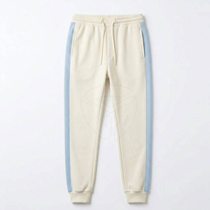 Chándal elegante para hombre con tela suave y corte relajado, perfecto para el gimnasio, correr y uso diario informal y cómodo. - Product Image 3