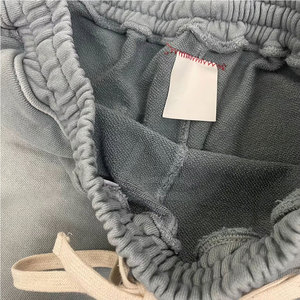 Shorts délavés pour hommes, style tendance, parfaits pour les tenues décontractées, la gym, les voyages et le streetwear estival. - Product Image 5