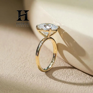 Bague de fiançailles ovale de luxe par Heerak Diamonds - Diamant de laboratoire ou naturel personnalisable en or - Product Image 4