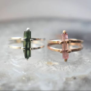 Bague en argent sterling 925 avec tiges de tourmaline naturelle brute, tourmaline verte pastèque, pierre de naissance d'octobre - Product Image 1