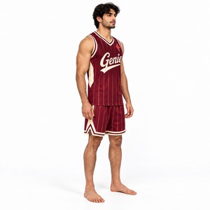 Ensemble d'uniformes de basketball personnalisés – Maillot et short respirants en mesh pour clubs, écoles et entraînements unisexes pour jeunes - Product Image 3