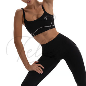 Ensemble de yoga sans couture pour femmes : soutien-gorge de sport et short taille haute avec logo frontal, séchage rapide, idéal pour la gym, la course et l'entraînement - Product Image 5