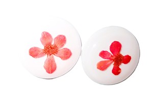 Viola Herb Flower - Espécimen de Planta Real en Cabujón de Plástico Redondo de 35x35 mm, Base Plana Blanca para Manualidades y Joyería - Product Image 4