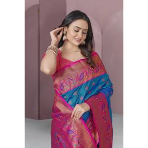 ผ้าไหมพิมพ์ลายมีนาคารี ปาธานี สีน้ำเงิน แบรนด์อีลิท วีฟส์ พร้อมผ้าคลุมไหล่ลายดั้งเดิมสำหรับผู้หญิง - Product Image 2