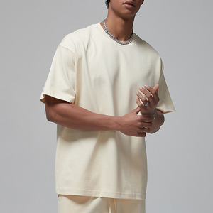 Conjunto de verano para hombre, tela transpirable, conjunto de dos piezas, camiseta de manga corta y pantalones cortos a juego, ropa informal, estilo playero, moda diaria. - Product Image 2