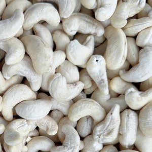 เม็ดมะม่วงหิมพานต์ดิบจากโรงงานโดยตรง เม็ดมะม่วงหิมพานต์ WW180, WW240, WW320, LP, WS ขายส่งพร้อมบรรจุภัณฑ์ตามสั่ง - Product Image 1