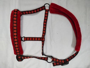 Harnais de cheval synthétique de haute qualité, couleur rouge, réglable, avec fourrure, disponible au prix direct usine - Product Image 3