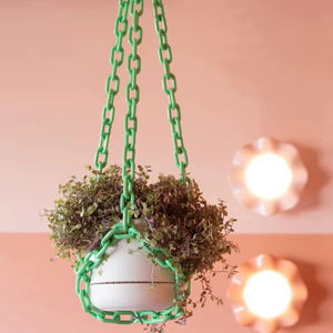 Sculpture murale décorative en maillons de chaîne en résine acrylique sur mesure pour intérieur, à suspendre, pour salon, escalier, bureau. - Product Image 1