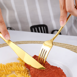 Juego de Servidores de Pastel de Boda Reales con Bandeja de Mármol y Cuchillas de Acero Inoxidable con Acabado Espejo - Elegante Exhibición Dorada para Novios - Product Image 5