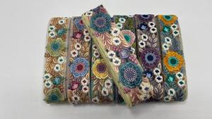 Bordure en dentelle colorée fantaisie brodée à la main avec des perles, motif floral traditionnel, soluble dans l'eau, pour vêtements, robes, voiles et décoration intérieure - Product Image 5