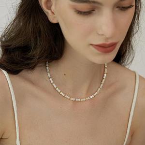 Collier d'amour en perles d'eau douce au design original pour femmes, polyvalent, tendance, rétro coréen, personnalité - Product Image 1