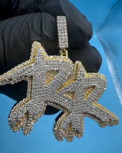 Colgante de Lujo con Moissanita y Plata de Ley 925 Bañada en Oro de 18K, Estilo HipHop Rapper, con Brillo Personalizado para Fiestas y Eventos - Product Image 1