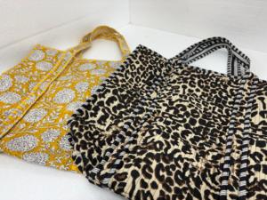 กระเป๋าโท้ทงานแฮนด์เมดแบบเย็บปะติดปะต่อสไตล์กันธา ขายส่ง ผ้าฝ้ายเป็นมิตรกับสิ่งแวดล้อม ซิป ลายพิมพ์บล็อก พลิกกลับด้านได้ ลายเสือดาว สไตล์โบฮีเมียน - Product Image 3