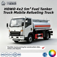 Nouveau camion-citerne HOWO 4X2 de 5 m³, camion de ravitaillement mobile en diesel, citerne à carburant à boîte de vitesses manuelle pour le transport de pétrole