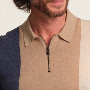 Camiseta de Manga Corta para Hombre, Cuello Alto, Bloques de Color, Tejido de Punto, Corte Regular, Casual, Holgada, Transpirable, 100% Algodón, Beige Marino - Product Image 2