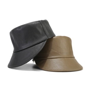 Casquette plate en cuir sur mesure, vente en gros, OEM, respirante, anti-humidité, pour le sport, les entraînements en extérieur, casquette en cuir pour adulte - Product Image 1