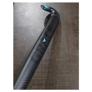 Bâton de hockey sur gazon professionnel en carbone composite léger pour l'entraînement et les matchs, équipement sportif en gros OEM, usine. - Product Image 1