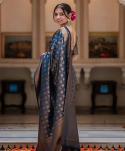 Sari tradicional indio de seda azul y dorado estilo Banarasi con borde decorado para bodas, sari largo hasta el suelo para mujer - Product Image 2