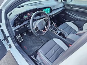Voiture d'occasion parfaite et propre, Volkswagen GTI 380 Autobahn Hatchback 2024, voitures d'occasion prêtes à être expédiées - Product Image 3