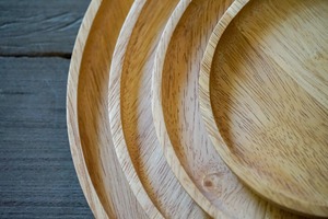 Platos de madera para servir, para el hogar, la cocina y la comedor, platos de madera hechos a mano con acabado liso y pulido - Product Image 4