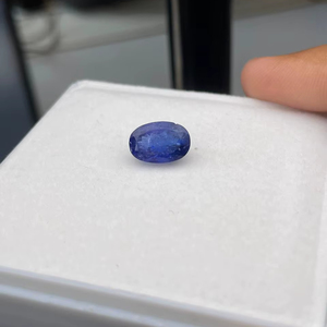 แทนซาไนต์ธรรมชาติ 3.85 กะรัต รูปทรงวงรี คุณภาพระดับ AAA พร้อมความเงางามระดับ AAA และสีสวยงาม เหมาะสำหรับการทำเครื่องประดับทุกชนิด ในราคาประหยัด - Product Image 3