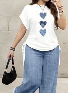 Camiseta gráfica personalizada para mujer con cordón en el bajo, estampado de corazón, corte holgado, lazo lateral ajustable, camiseta de moda para mujer, boutique DTG - Product Image 5