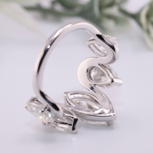 Anillo de Boda con Diamante Cultivado en Laboratorio con Corte Marquesa en Forma de Pera, Oro Blanco, Bisel en Forma de V, Joyería Fina de Regalo - Product Image 4
