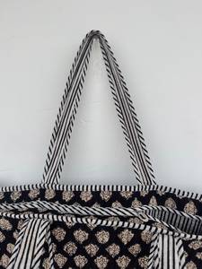 Sac fourre-tout bohème en coton avec motif floral, bordure à volants, longues poignées, ouverture zippée, idéal pour le shopping, les voyages, la plage, toutes saisons - Product Image 2