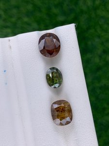 Pierre précieuse Sphène naturelle certifiée IGI, taille ovale, pierres facettées en vrac, collection pour la fabrication de bijoux, gris clair/foncé, 250 grammes - Product Image 1