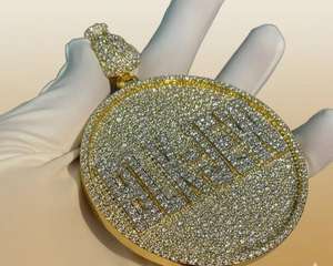 จี้ห้อยคอรูปถุงเงินแบบกำหนดเอง ประดับเพชรโมอิสซาไนต์ VVS พร้อมจี้ชื่อแบบตัวอักษร จี้เงินแท้ 925 จี้ชื่อแบบวงกลมตามสั่ง - Product Image 3