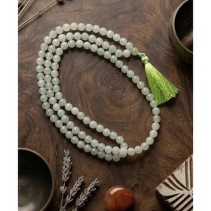 Bracelet Mala Spirituel en Aventurine Verte Fait Main / Collier en Cristal - Vente en Gros de Jaipur, Inde - Product Image 2