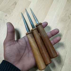 Punzón de costura de cuero artesanal con mango de madera de acacia a precio de mayoreo - Product Image 1