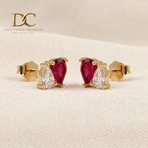 Boucles d'oreilles clous en or jaune massif 14 carats avec diamant de laboratoire et rubis sang de pigeon taille poire certifiés IGI pour femme – Collection Designer - Product Image 4