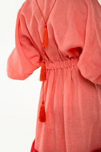 เดรสผ้าฝ้ายปักลายดอกไม้สไตล์โบฮีเมียนสำหรับผู้หญิง สีคอรัล คอวี แขนพอง ทรงหลวม ชายกระโปรงเป็นชั้นๆ - Product Image 4