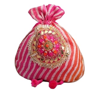 กระเป๋าถืออินเดีย-Kutch Textile-หัตถกรรม Kutch-Banjara,กระเป๋าสะพายไหล่กระเป๋าใส่เอกสารกระเป๋าปะกระเป๋าถือทรงวอคกระเป๋าอัฟกานีวินเทจ - Product Image 1