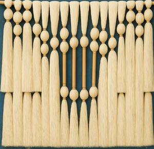 Grande boule sphérique neutre bohème en macramé, décoration murale en fibre, design artistique pour la maison, idéale pour tête de lit textile - Product Image 1