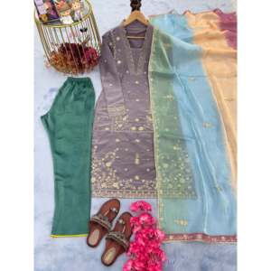 Conjunto de Salwar Kameez de Seda de Diseñador, Hermosa Dupatta y Top y Pantalón Elegantes para Fiestas y Ocasiones Especiales - Product Image 4