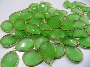 Calcedonia Verde en Forma de Pera 18x25mm, Conectores de Bisel Briolette, Dijes, Colgante de Cuarzo Hidro Verde de un Solo Anillo, se vende por pieza - Product Image 4