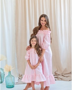 Hấp dẫn Blush Hồng Mẹ & tôi phù hợp với ăn mặc mở vành đai vai với các nút phía trước & mềm ban nhạc đàn hồi cho trẻ em - Product Image 1