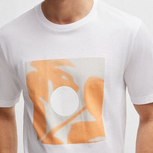 Camiseta Blanca de Manga Corta para Hombre, Estampado Abstracto Naranja, Cuello Redondo, Corte Regular, Informal, 100% Algodón Jersey, 220g, Transpirable, Tejido de Punto - Product Image 3