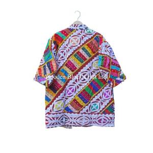 Robe kimono vintage et confortable en tissu ajouré, faite à la main avec patchwork et broderie, style ethnique bohème pour femme, pièce unique. - Product Image 5